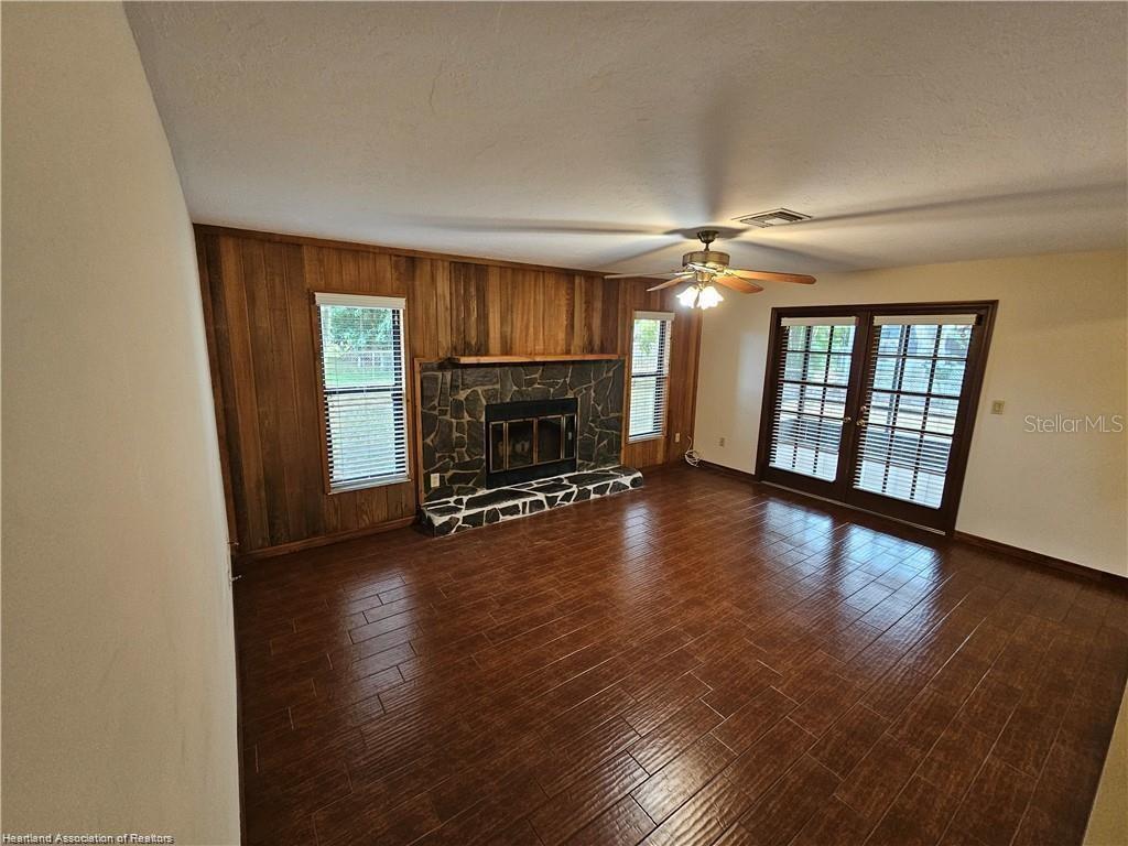 LAKE HAVEN ESTATES SEC 02 - Residential