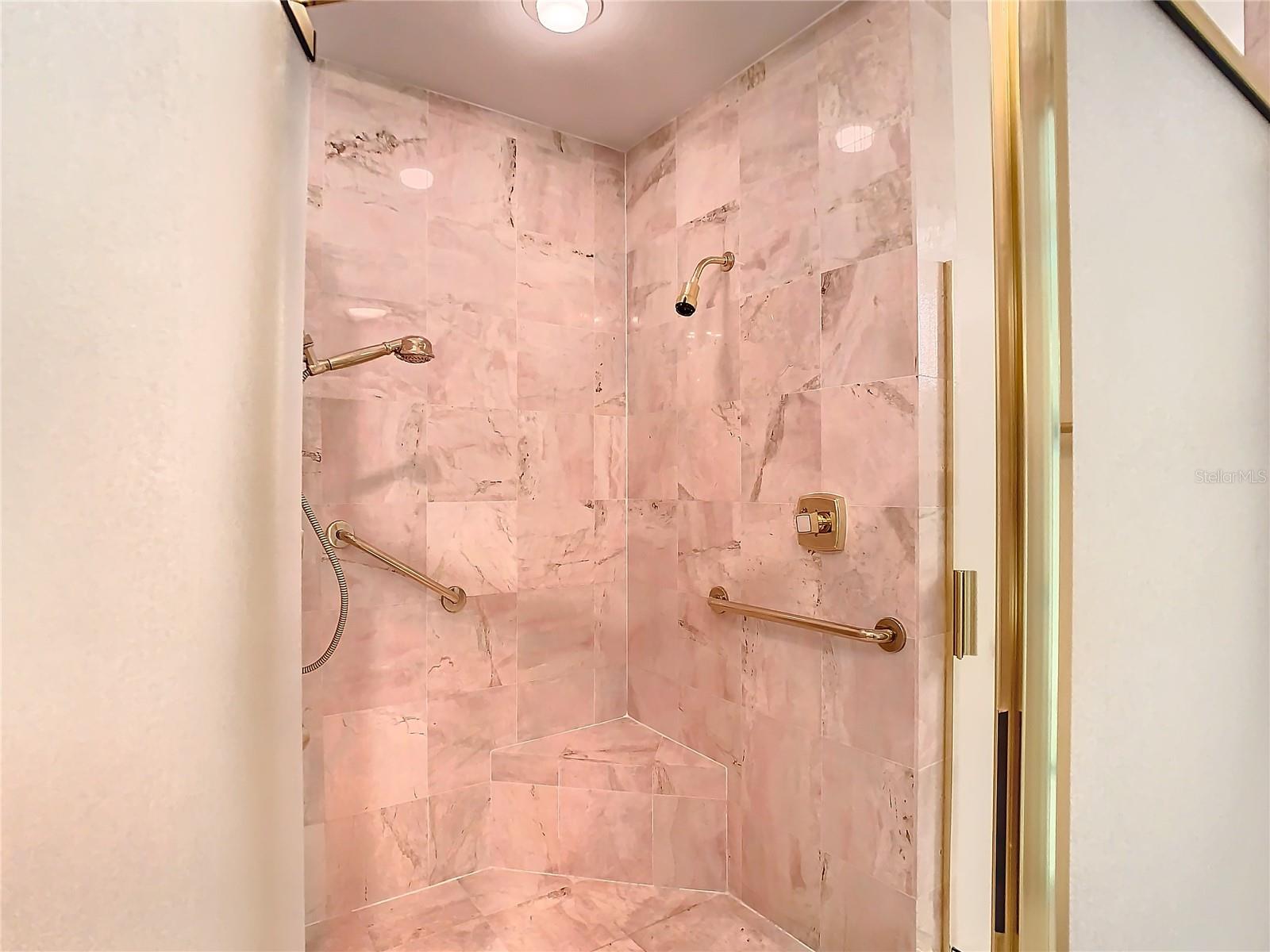 L AMBIANCE AT LONGBOAT KEY CLUB PH 02 - Residential