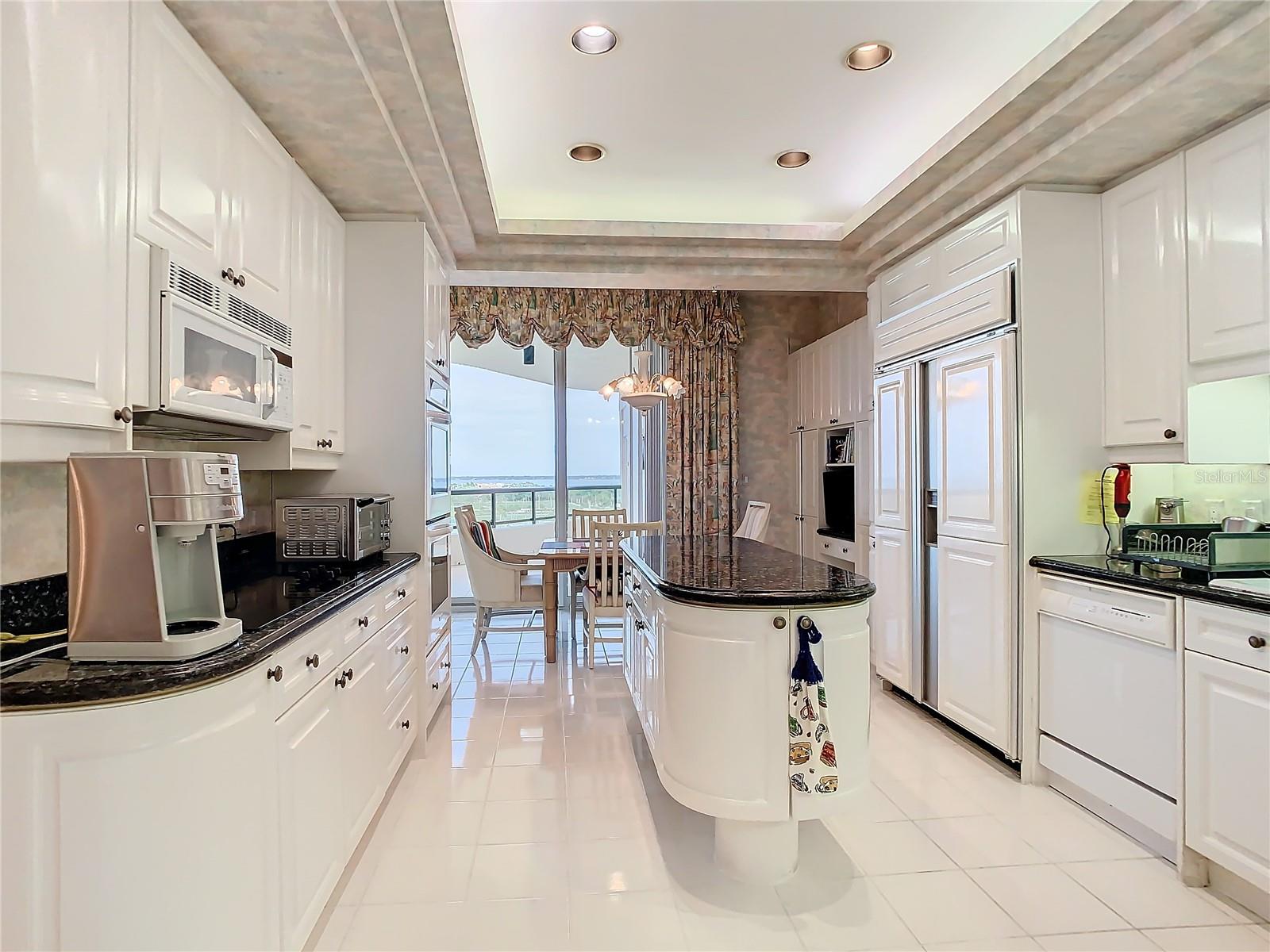 L AMBIANCE AT LONGBOAT KEY CLUB PH 02 - Residential