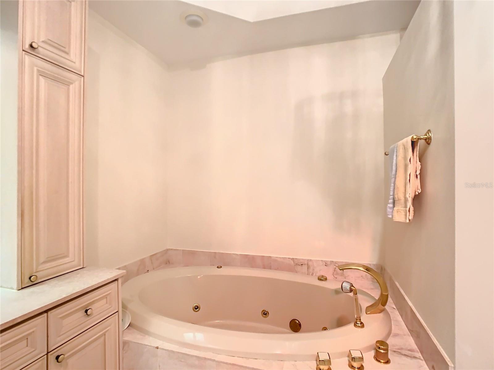 L AMBIANCE AT LONGBOAT KEY CLUB PH 02 - Residential