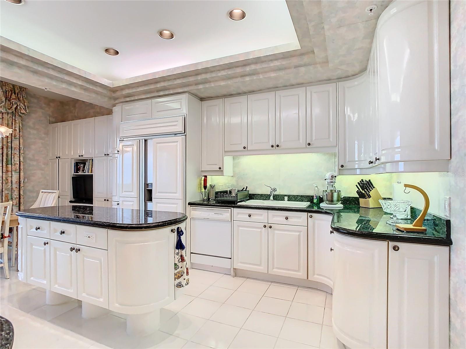 L AMBIANCE AT LONGBOAT KEY CLUB PH 02 - Residential