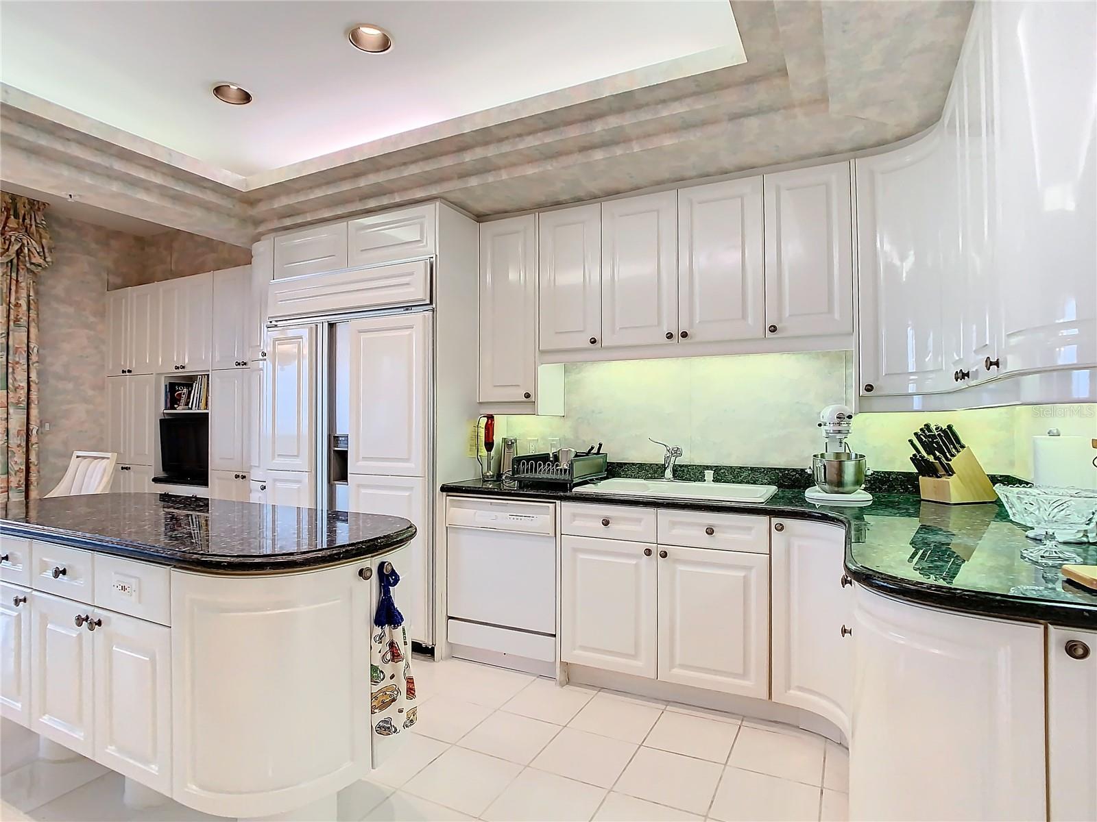 L AMBIANCE AT LONGBOAT KEY CLUB PH 02 - Residential