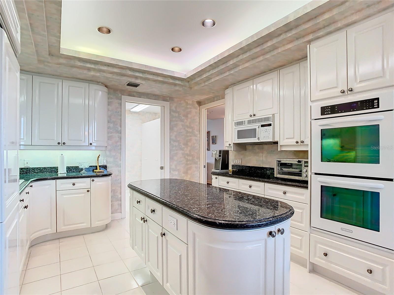 L AMBIANCE AT LONGBOAT KEY CLUB PH 02 - Residential