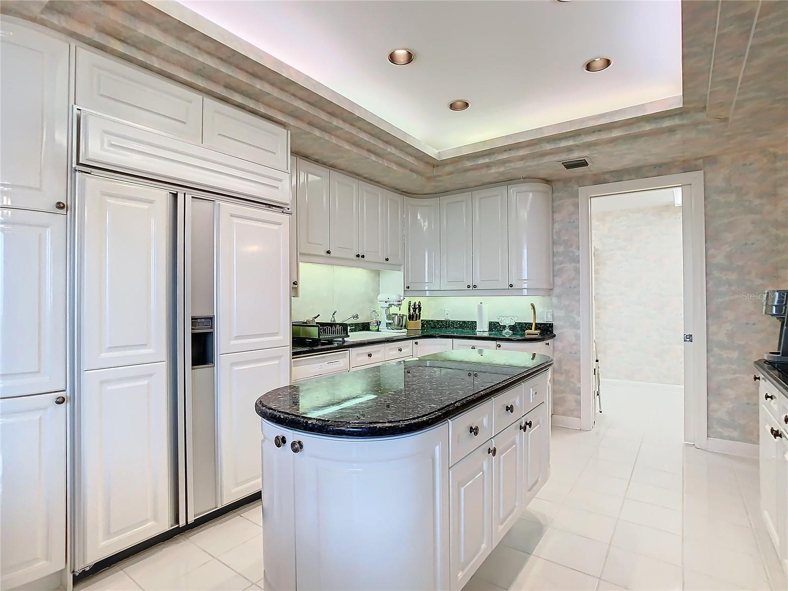 L AMBIANCE AT LONGBOAT KEY CLUB PH 02 - Residential