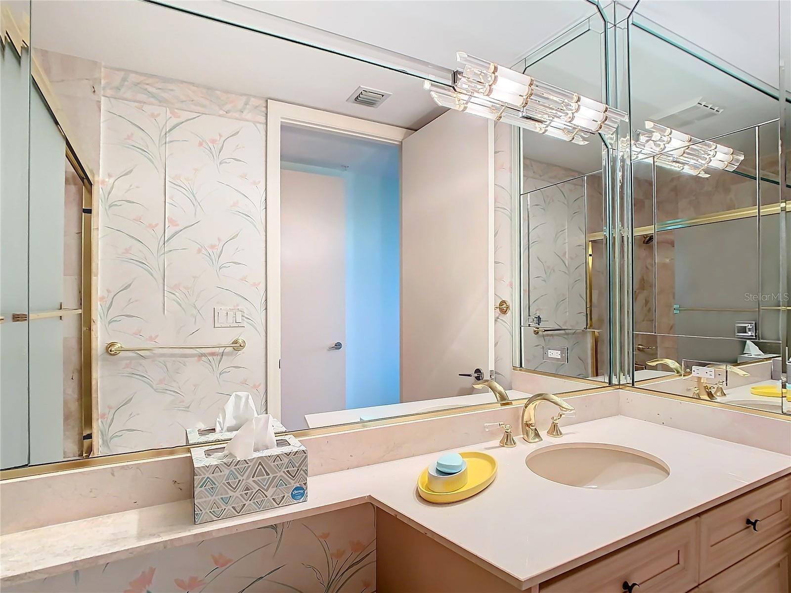 L AMBIANCE AT LONGBOAT KEY CLUB PH 02 - Residential