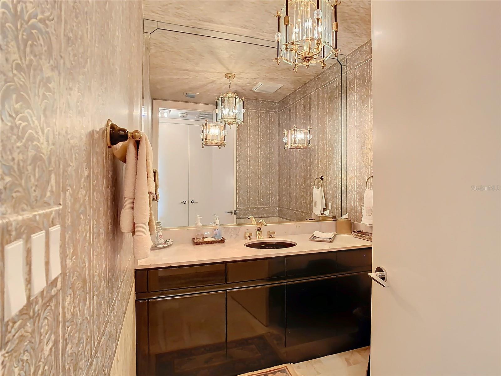 L AMBIANCE AT LONGBOAT KEY CLUB PH 02 - Residential