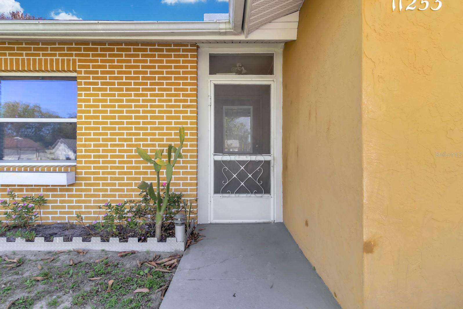 11253 CARRIAGE COURT