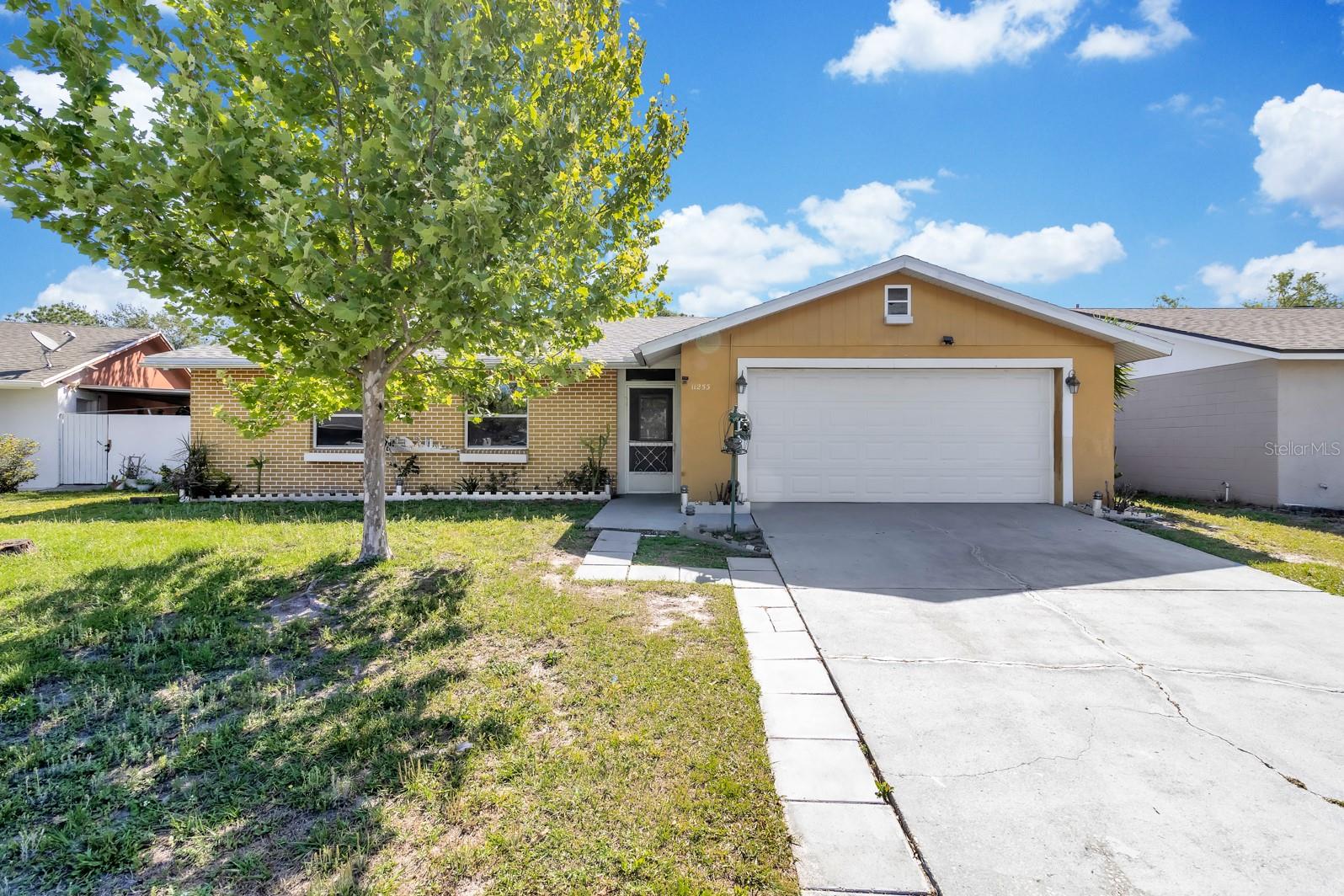 11253 CARRIAGE COURT