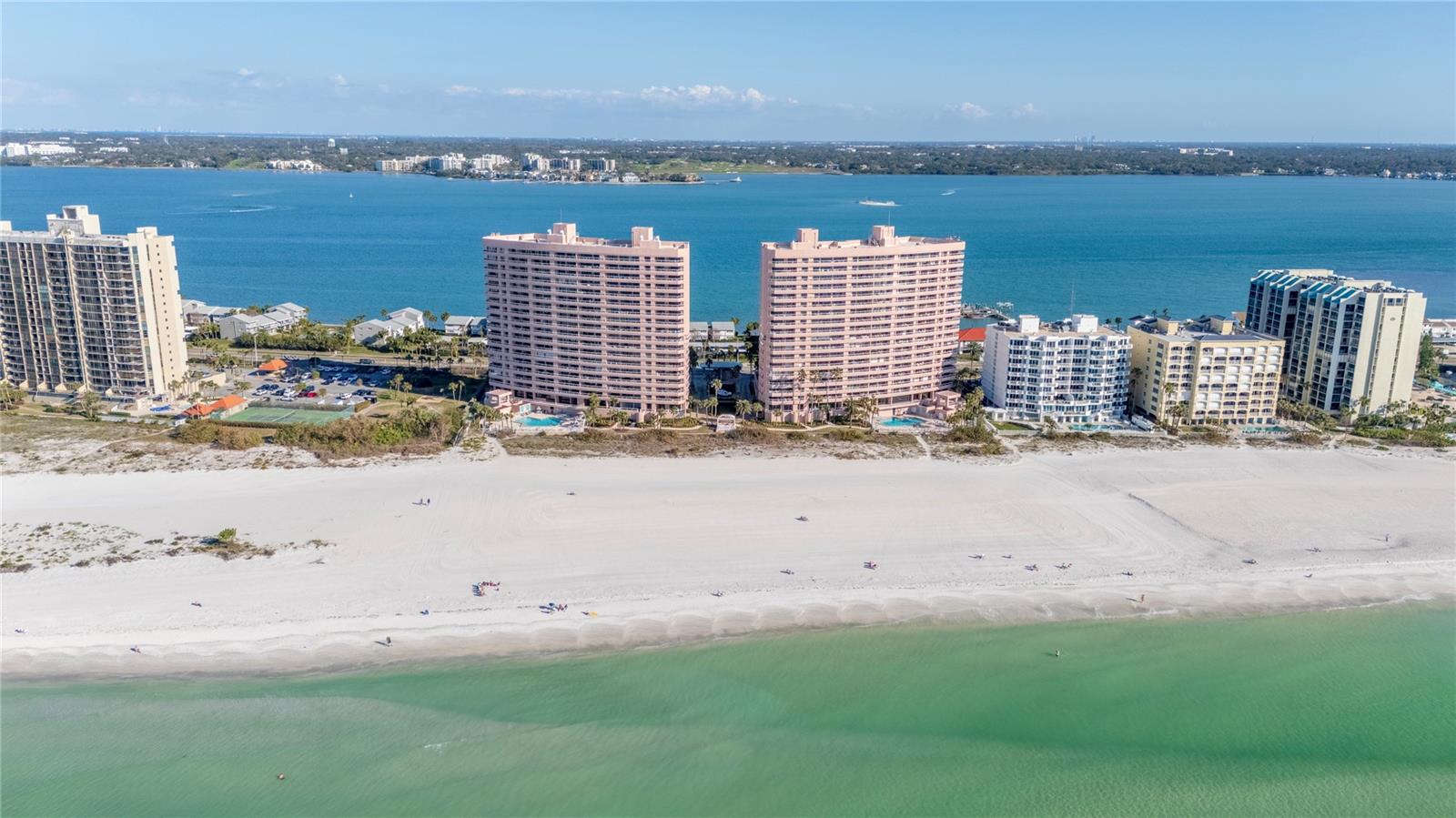 CRESCENT BEACH CLUB - Residential