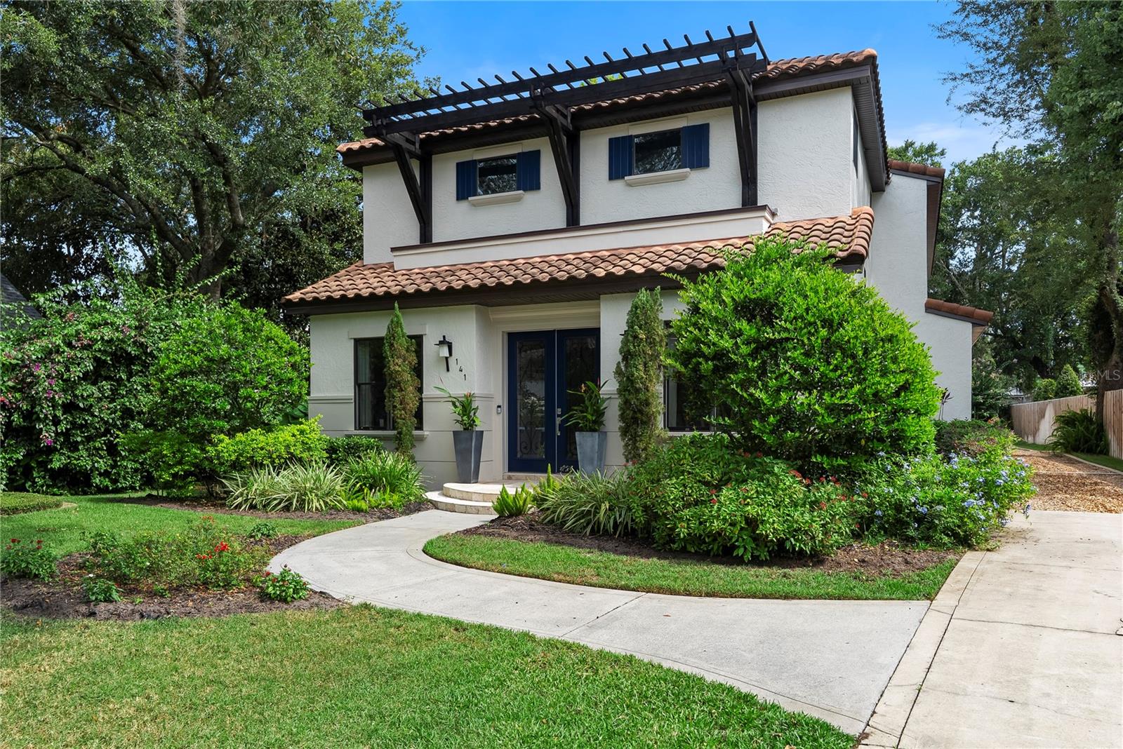 141 OAKWOOD WAY
