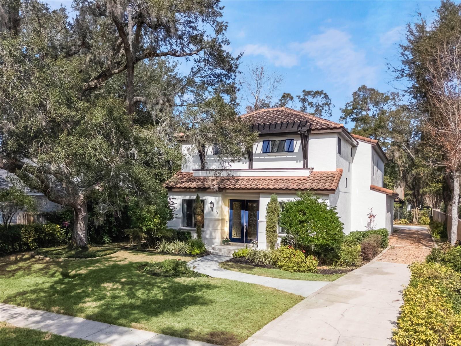 141 OAKWOOD WAY