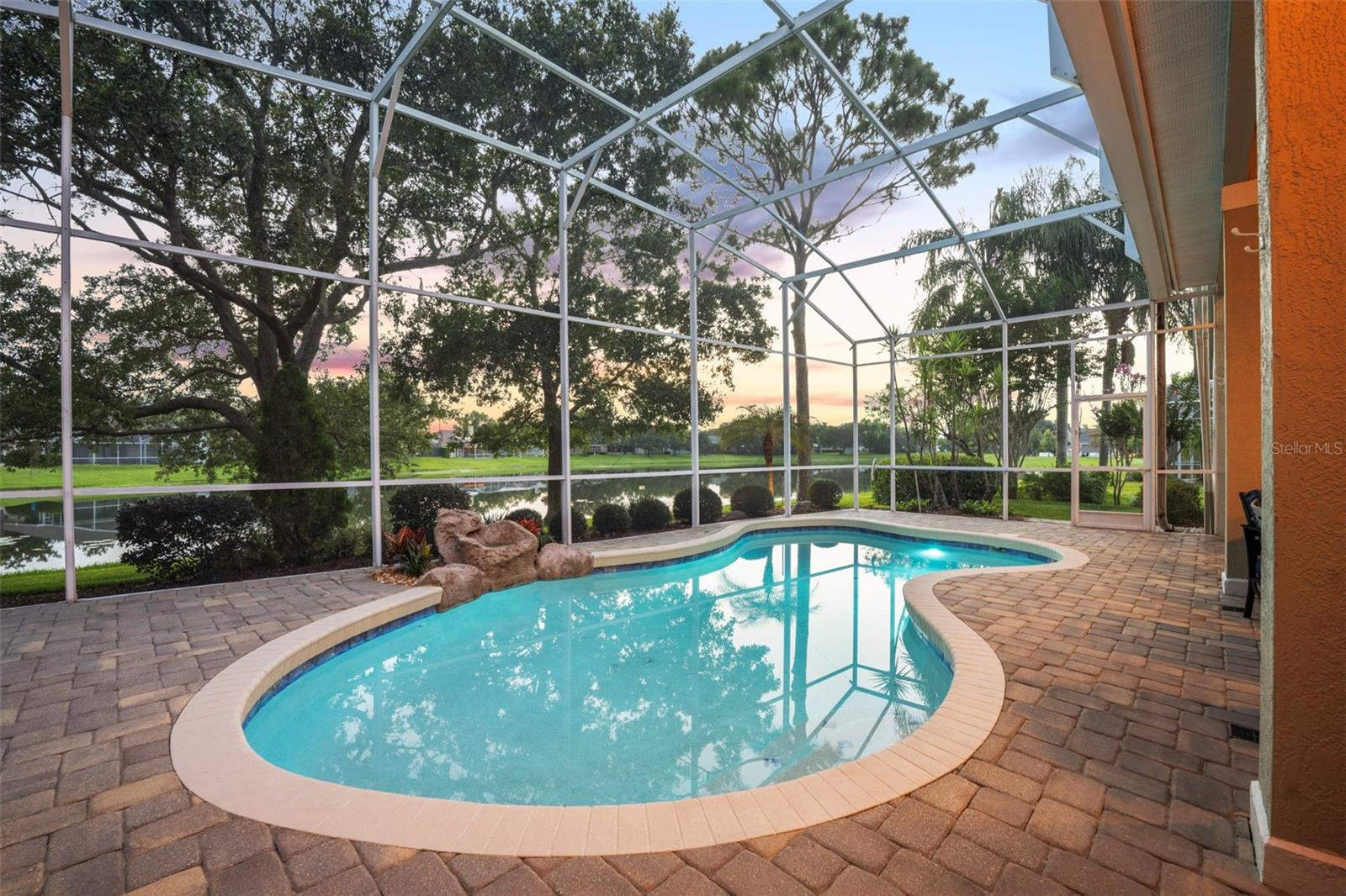 1841 CARILLON PARK DRIVE