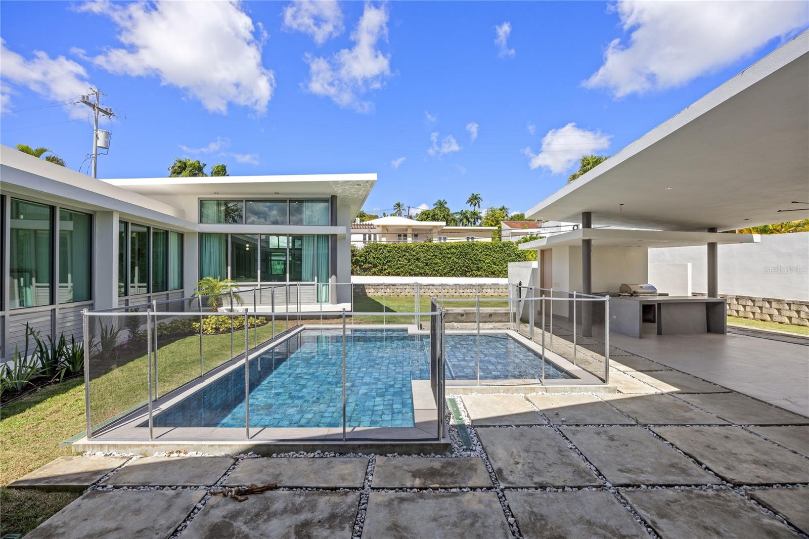 GARDEN HILLS NORTE - Residential
