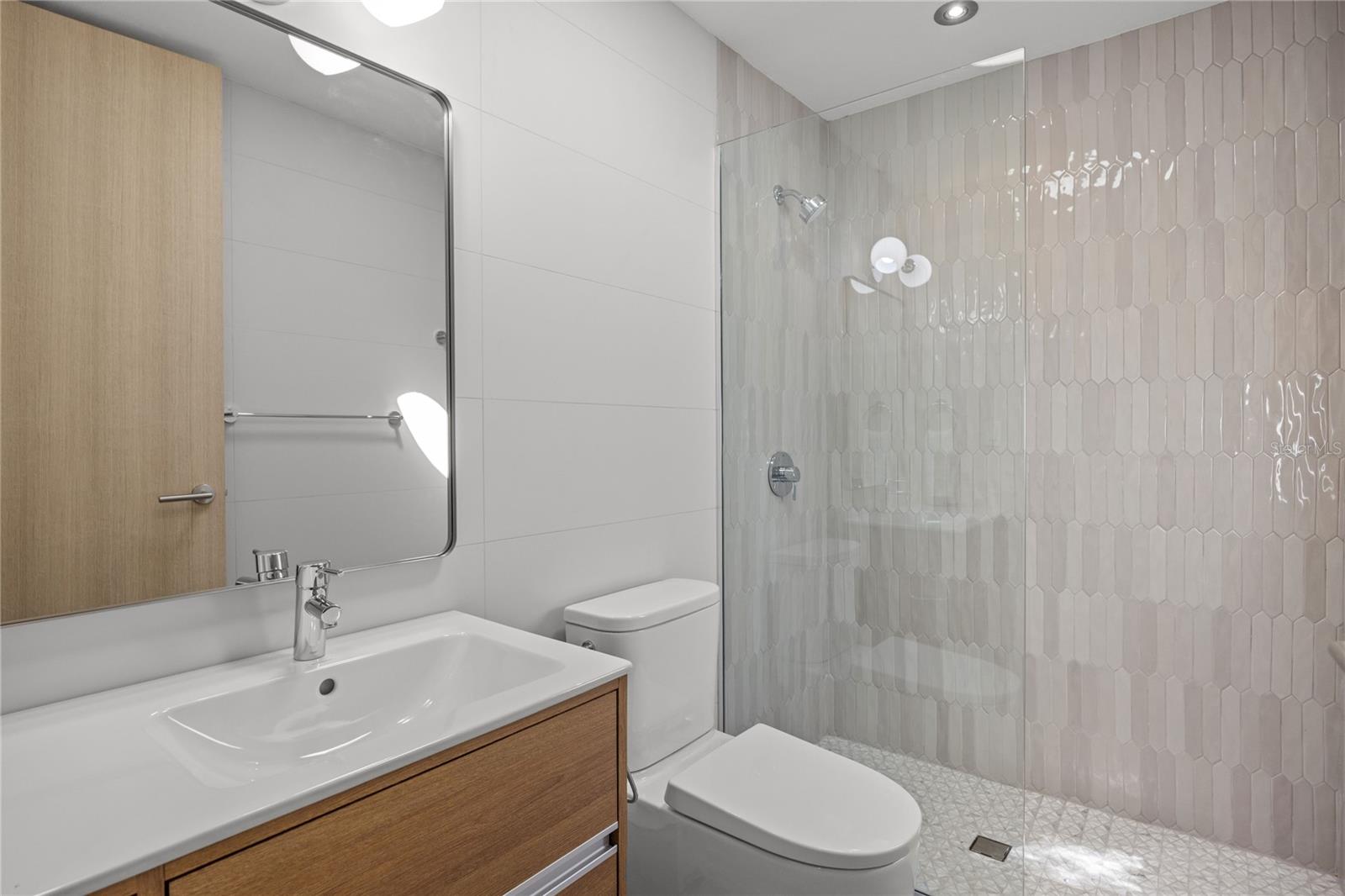 GARDEN HILLS NORTE - Residential
