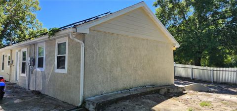 A home in DELAND