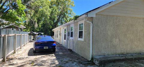 A home in DELAND