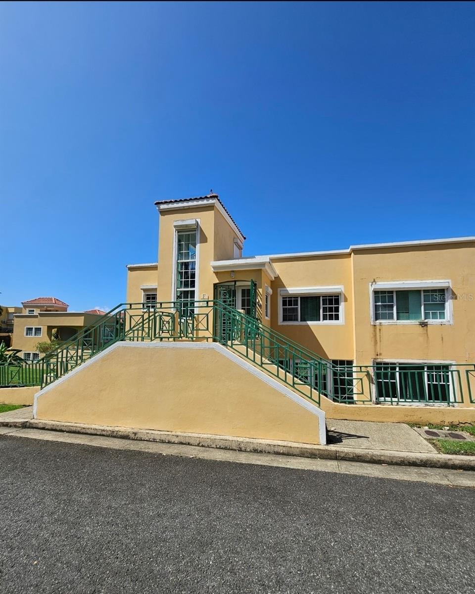 8th Street COND. COSTA REAL-COSTA DORADA F-202
