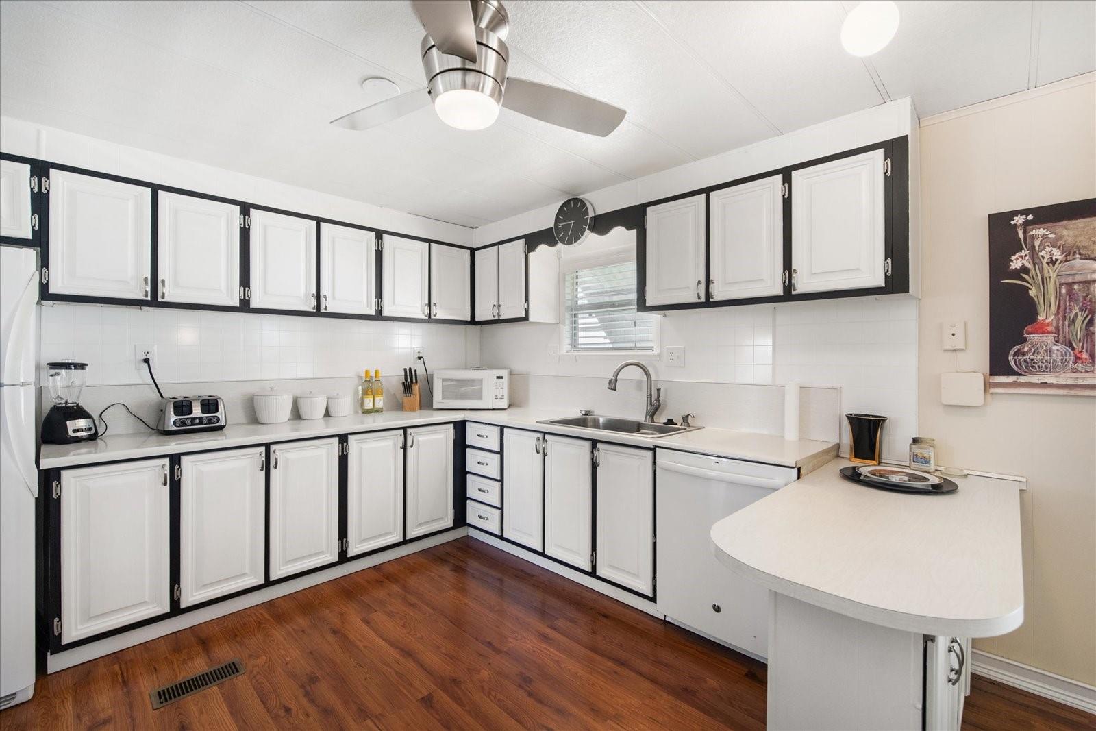 TARPON SHORES MOBILE HOME VILLAGE UNREC - Residential