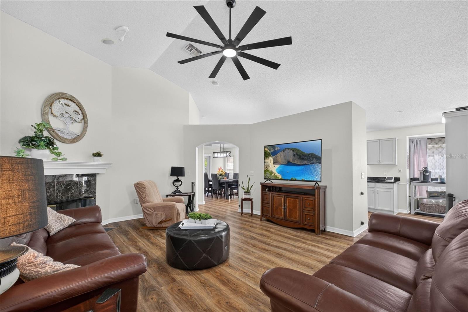 937 WOODSONG WAY