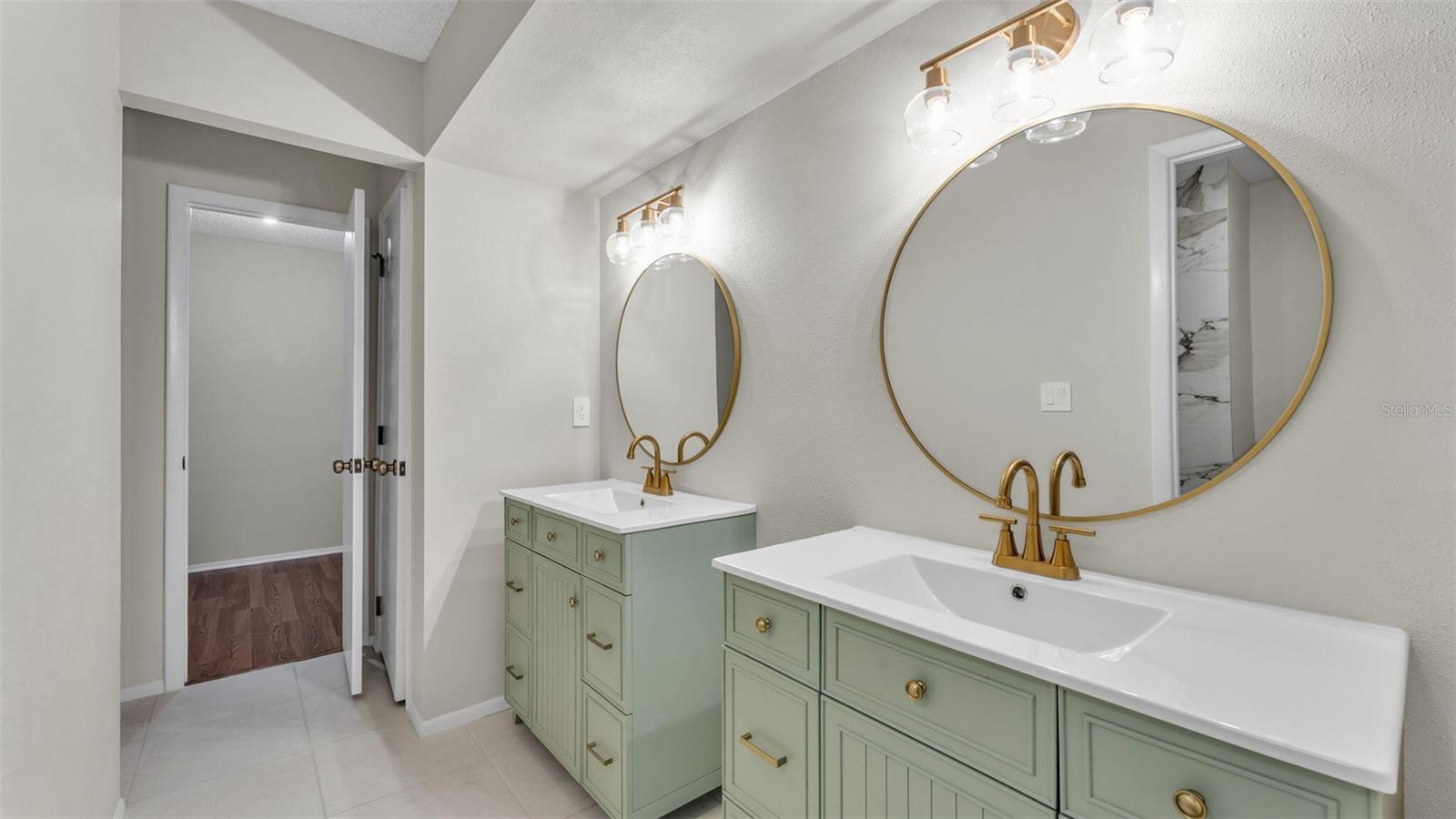 OAKWOOD - Residential