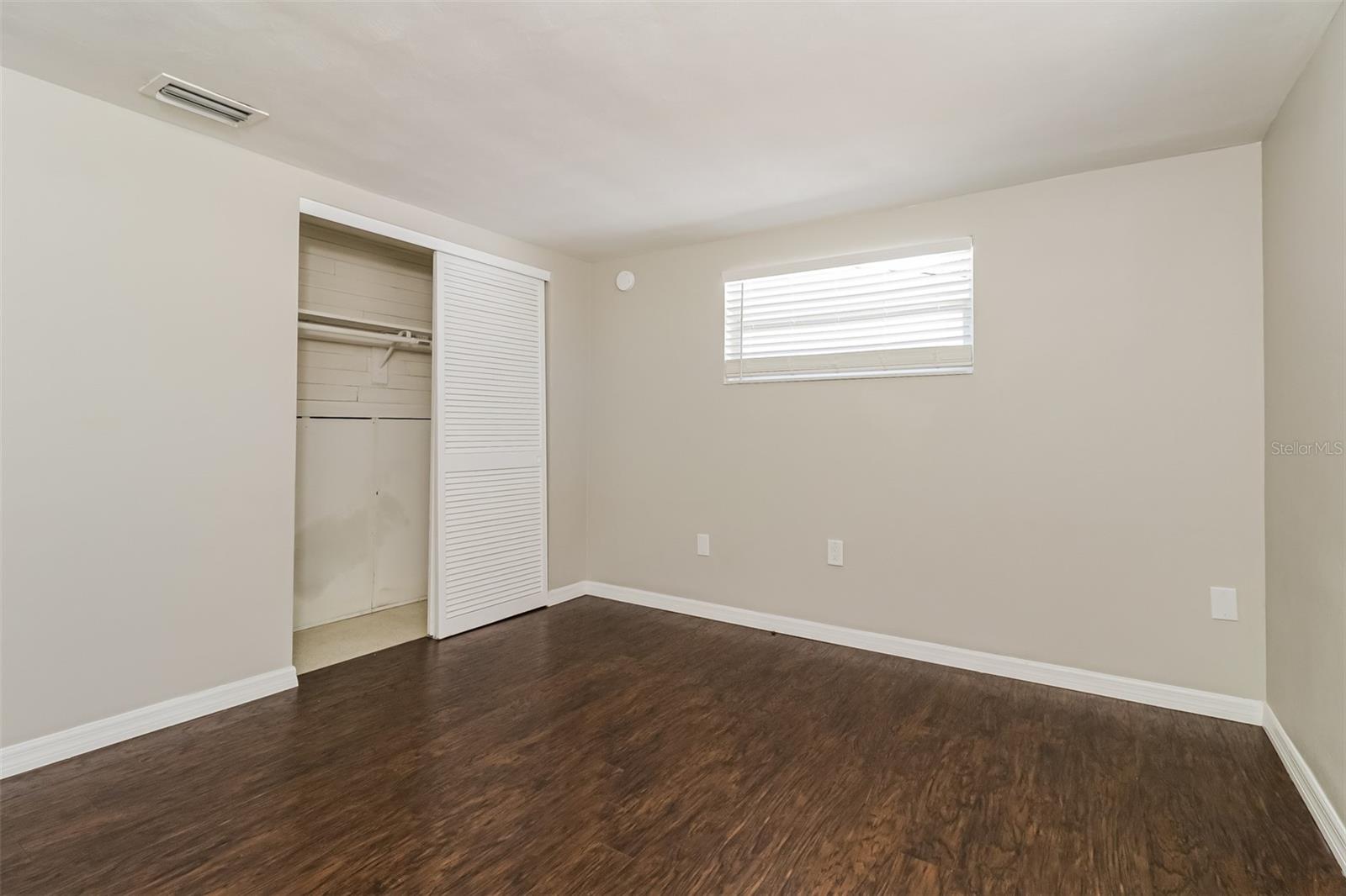 COLONIAL HILLS - Residential