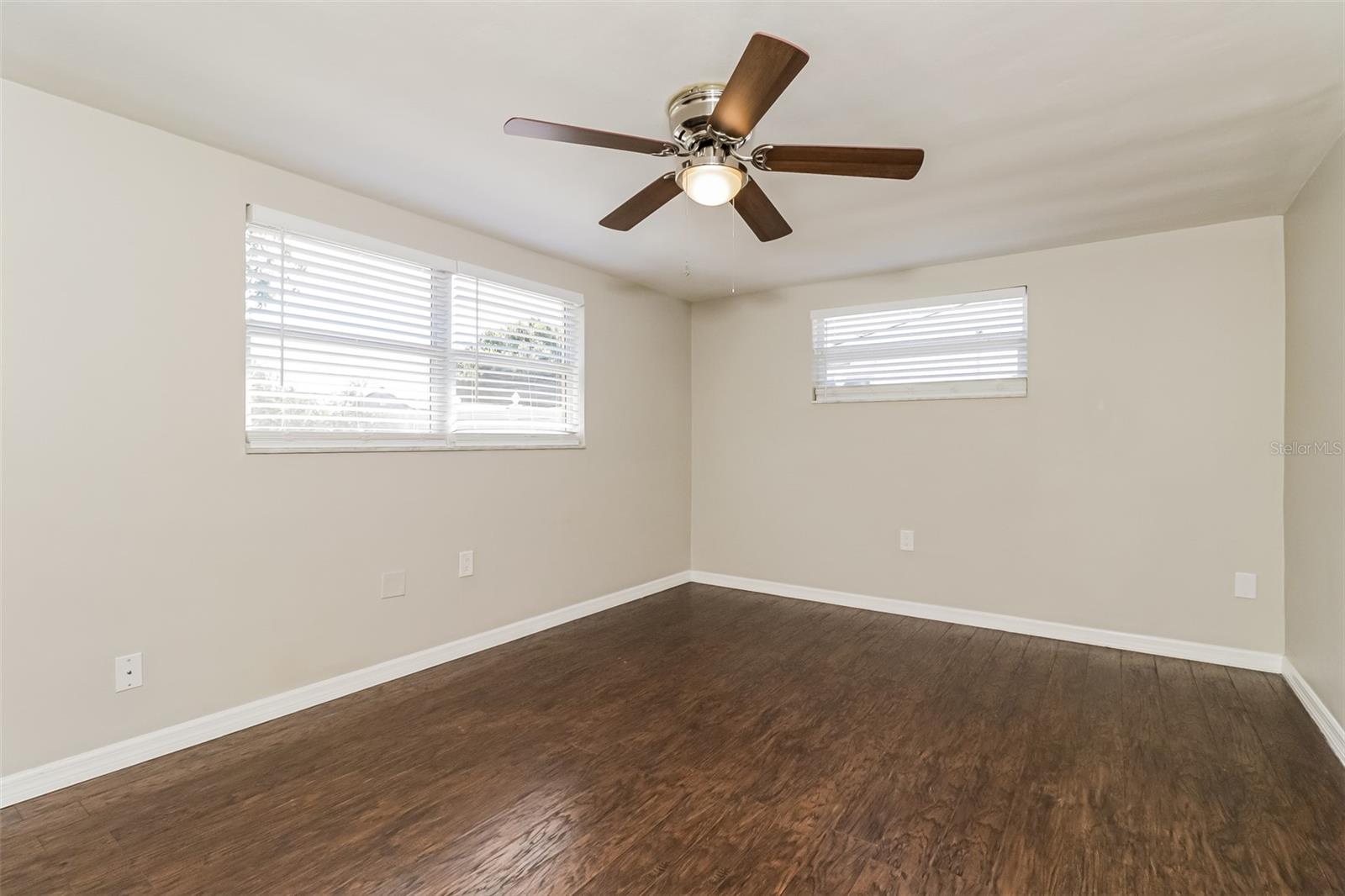COLONIAL HILLS - Residential