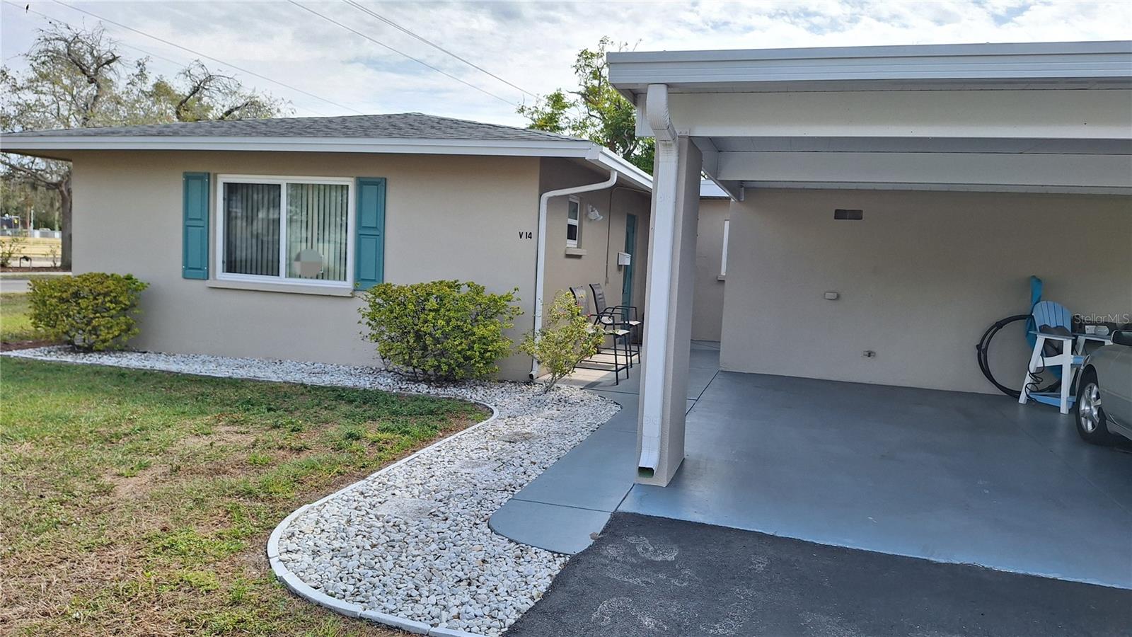 Very well maintained and nicely updated, turnkey 2 Bedroom and 2 Bathroom, Villa style condominium. 55 + Community. Florida room open to living area, split bedrooms, attached carport with workshop room behind the carport. Community Center with HEATED pool and shuffleboard court. Easy access to Siesta Key Beach, cultural events, shopping and restaurants.