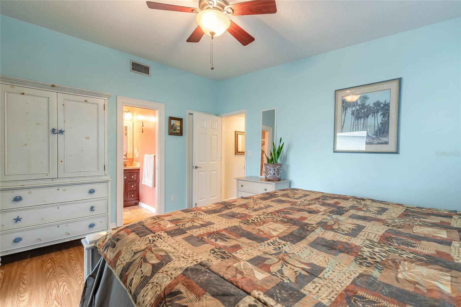 VENETIAN WAY - Residential