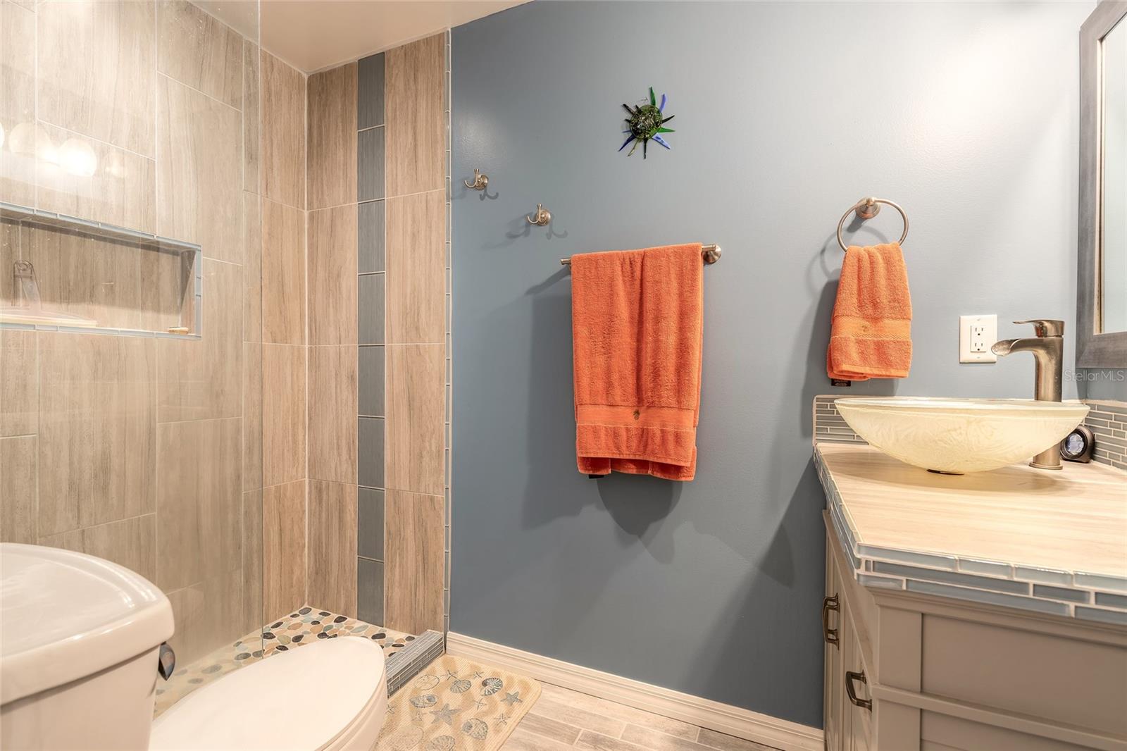 VENETIAN WAY - Residential