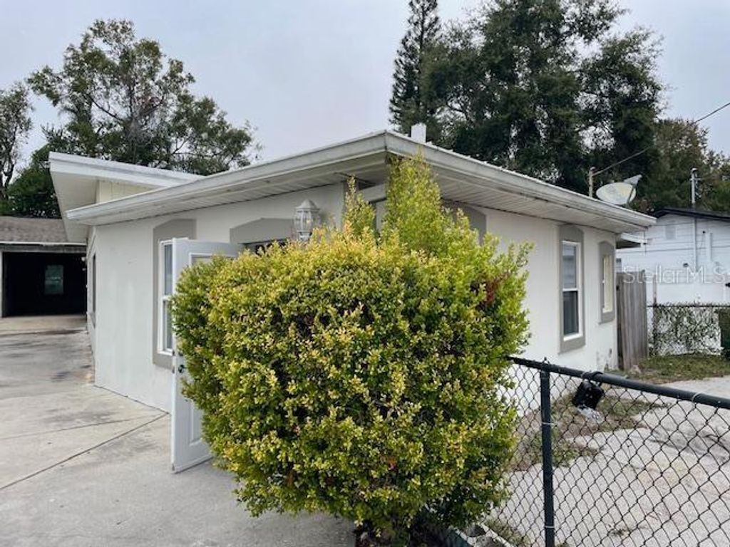 Photo of 1505 W Hamilton Avenue, Tampa, FL 33604 (MLS # A4674860)