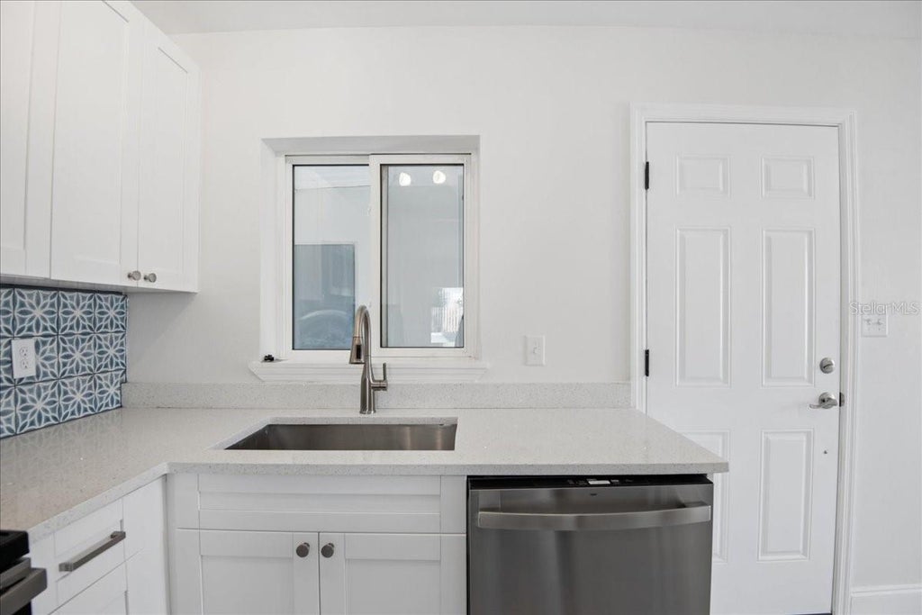 Photo of 548 Baywood Drive S, Dunedin, FL 34698 (MLS # TB8547502)