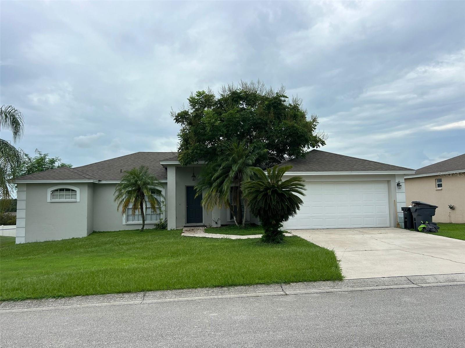 RENTAL OPPORTUNITY THAT WONT LAST LONG!!
This 3 Bedrooms 2 bathrooms home offers unparalleled convenience with close proximity to top-rated schools, shopping centers, hospitals, and recreational facilities. Its prime location provides easy access to major highways, making commutes to Tampa and beyond effortless. Experience the charm of an established community with the benefits of modern living.The home's prime location means you're just minutes from fantastic restaurants, shopping, golf courses, parks, and major highways. Don’t miss out on this fantastic opportunity to rent a home in one of Lakeland’s most desirable areas!
All utilities and routine maintenance is tenants responsibility. 1st and last month Security deposit and 1st month rent before moving in.