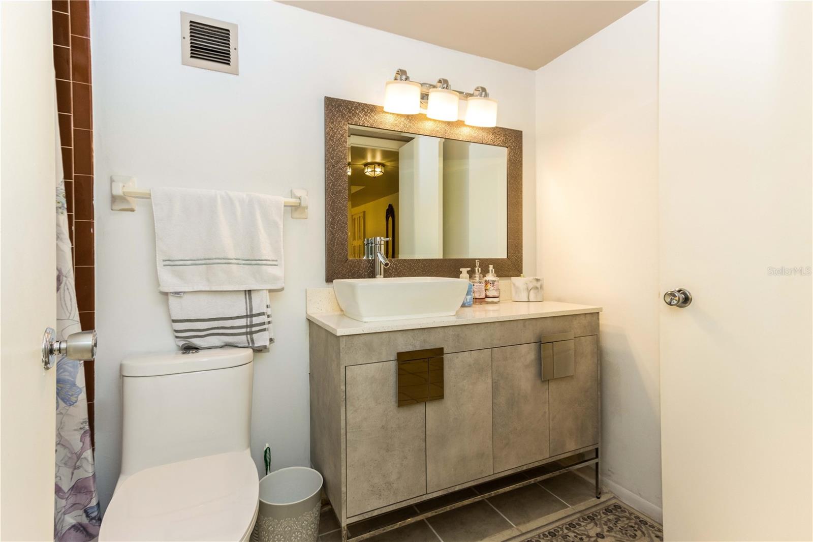 50 HARBOR-VIEW LANE CONDO - Residential