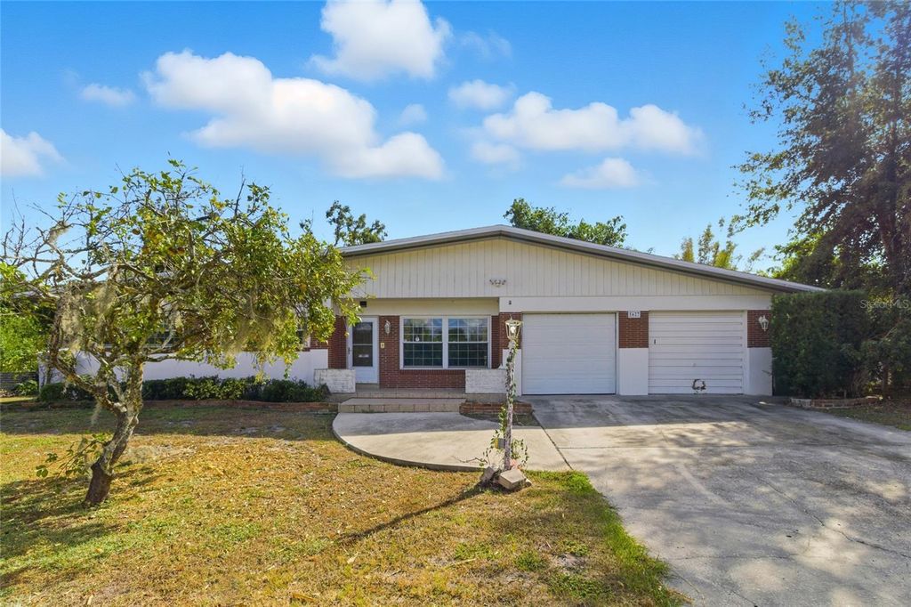 Photo of 5627 Oakland Drive, Tampa, FL 33617 (MLS # O6320799)