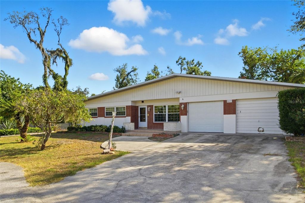 Photo of 5627 Oakland Drive, Tampa, FL 33617 (MLS # O6320799)