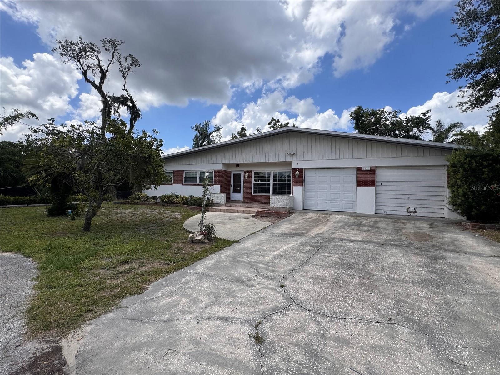 5627 OAKLAND DRIVE