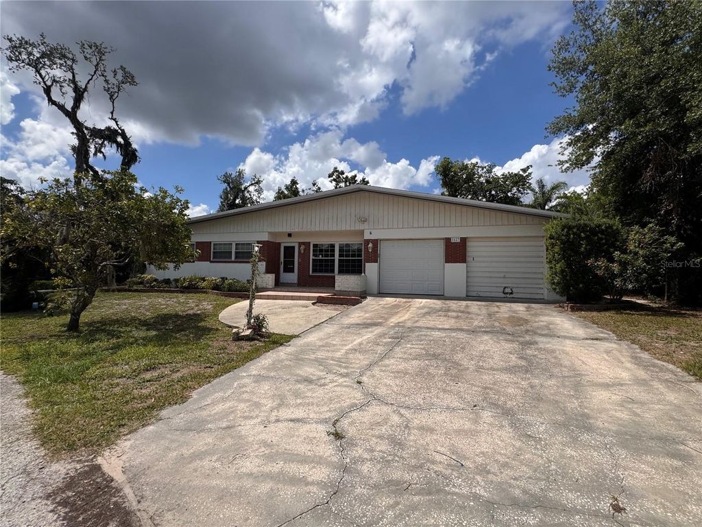 Photo of 5627 Oakland Drive, Tampa, FL 33617 (MLS # O6320799)