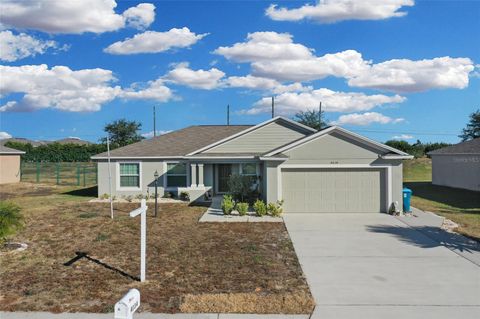 A home in LAKE WALES