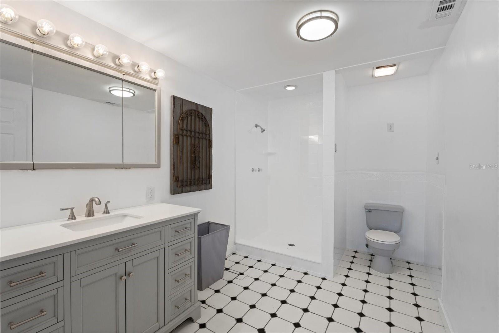 BAYSHORE GARDENS SEC 4 - Residential