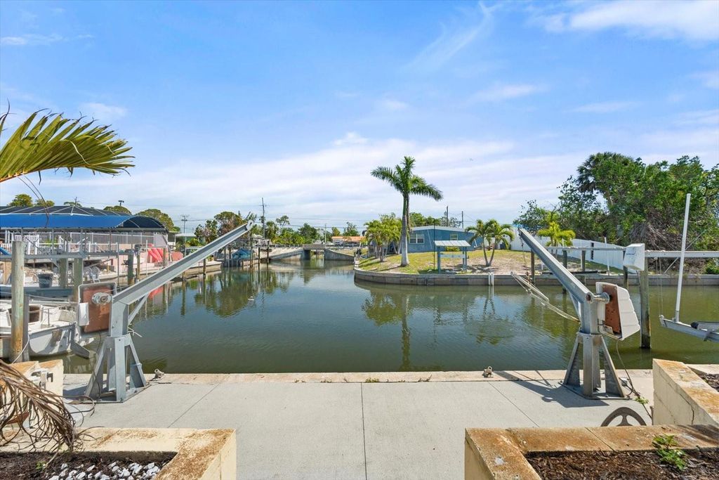 Photo of 6715 Georgia Avenue, Bradenton, FL 34207 (MLS # A4673287)