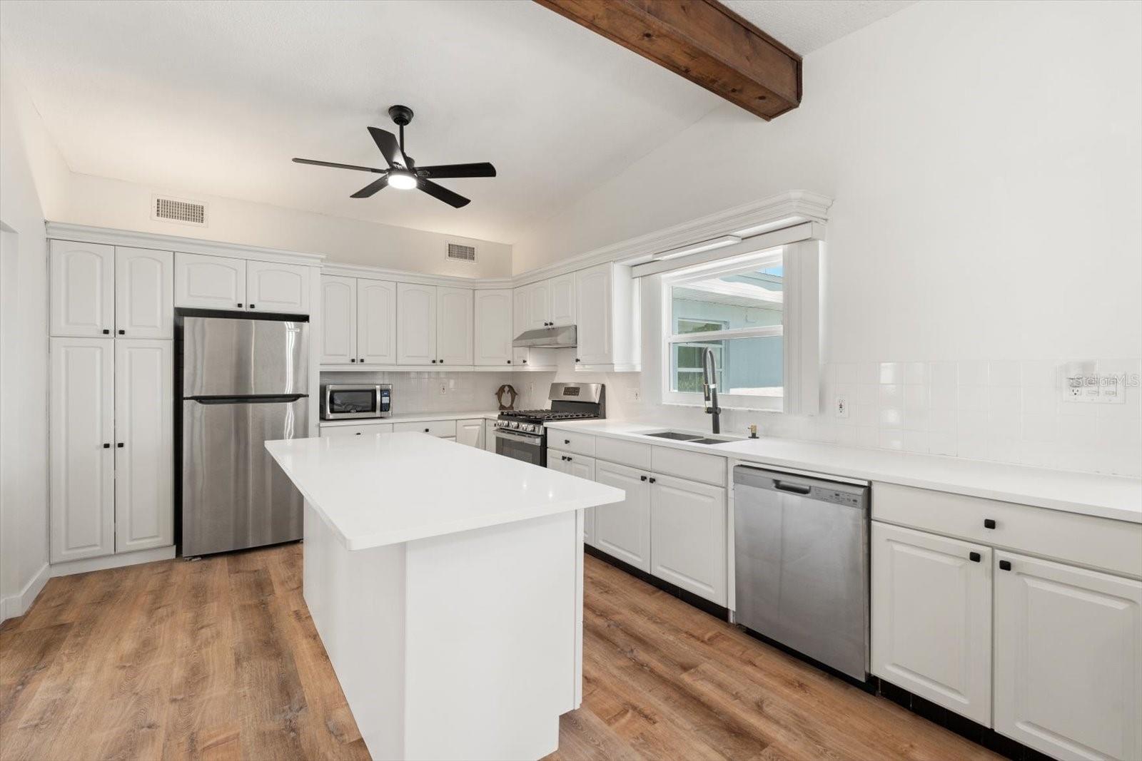 BAYSHORE GARDENS SEC 4 - Residential