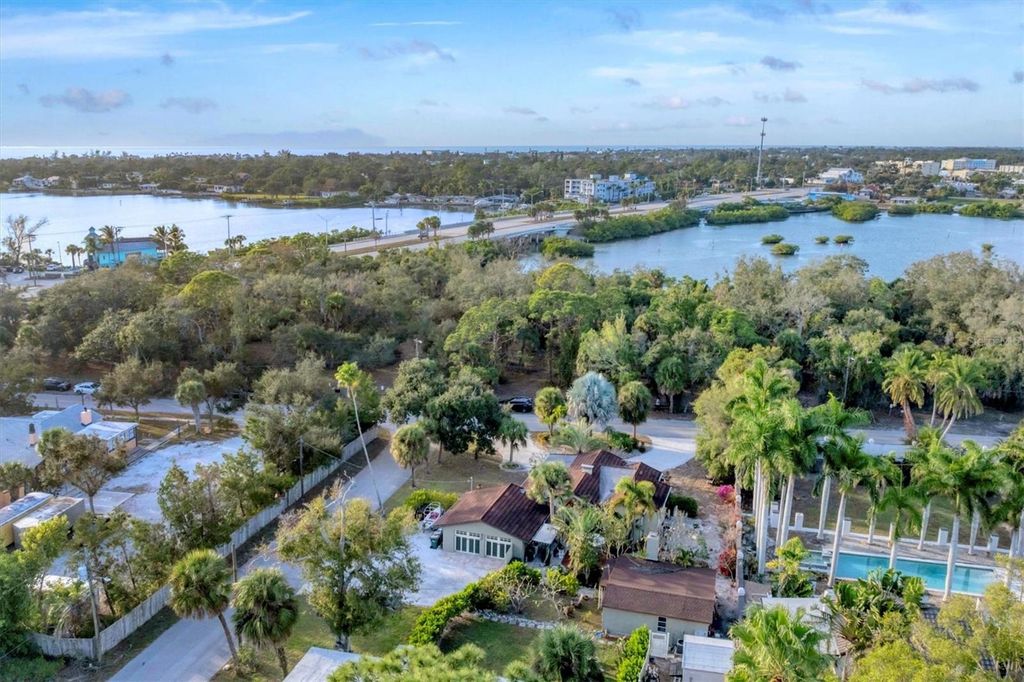 Photo of 202 Pocono Trail E, Nokomis, FL 34275 (MLS # N6142189)