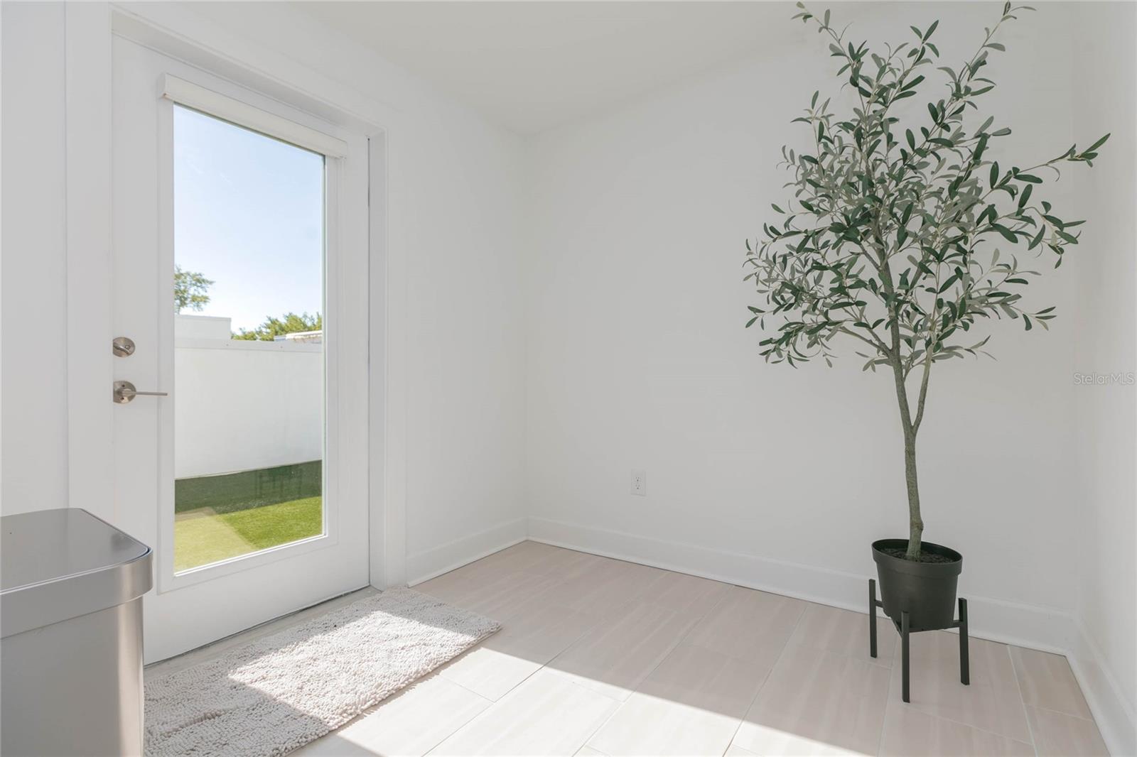 SHORE HOUSE TWNHMS UN 5 - Residential