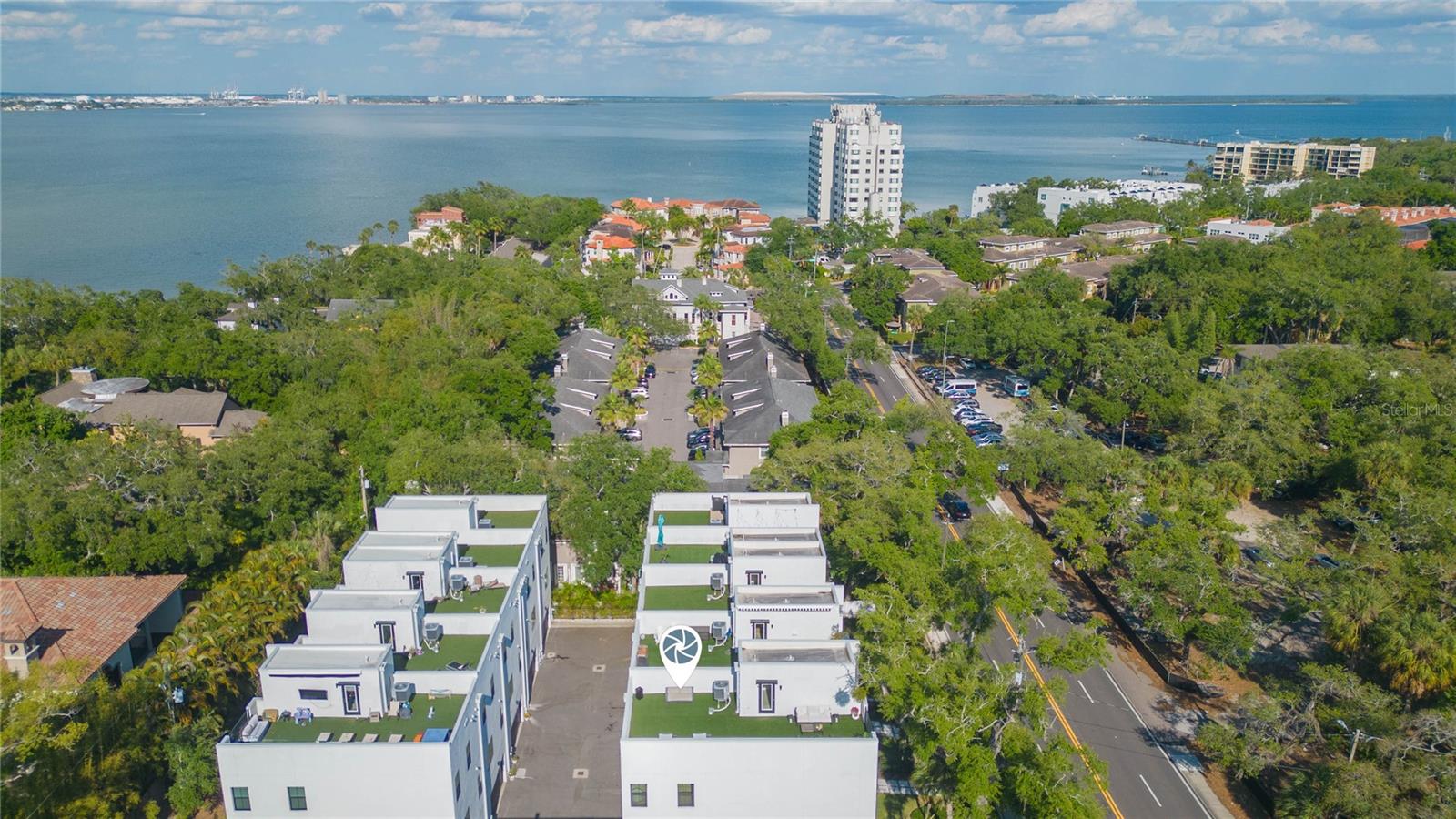 SHORE HOUSE TWNHMS UN 5 - Residential