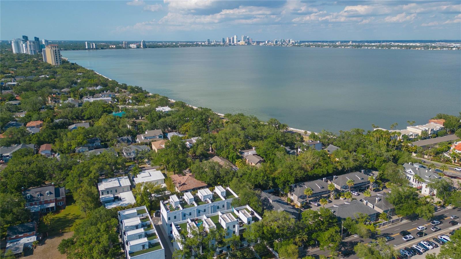 SHORE HOUSE TWNHMS UN 5 - Residential