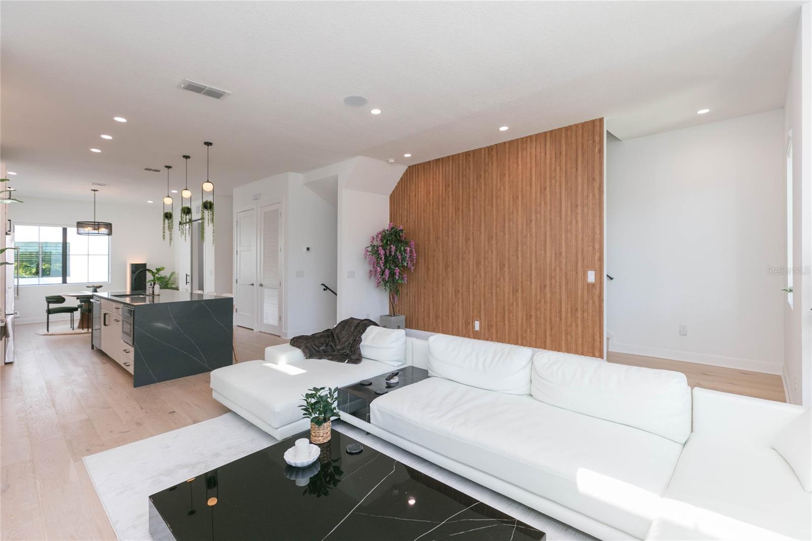 2851 W GANDY BOULEVARD 5