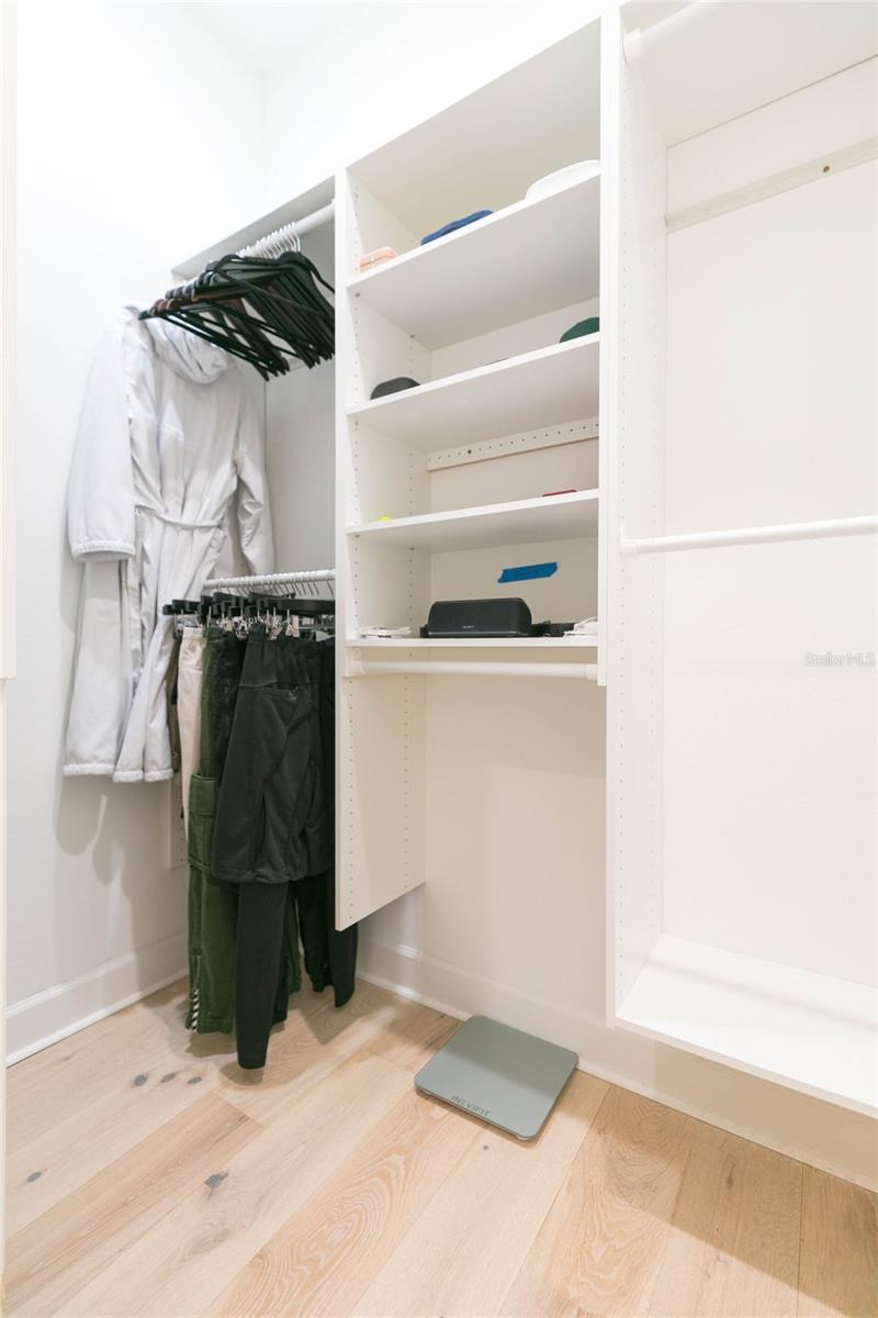 SHORE HOUSE TWNHMS UN 5 - Residential