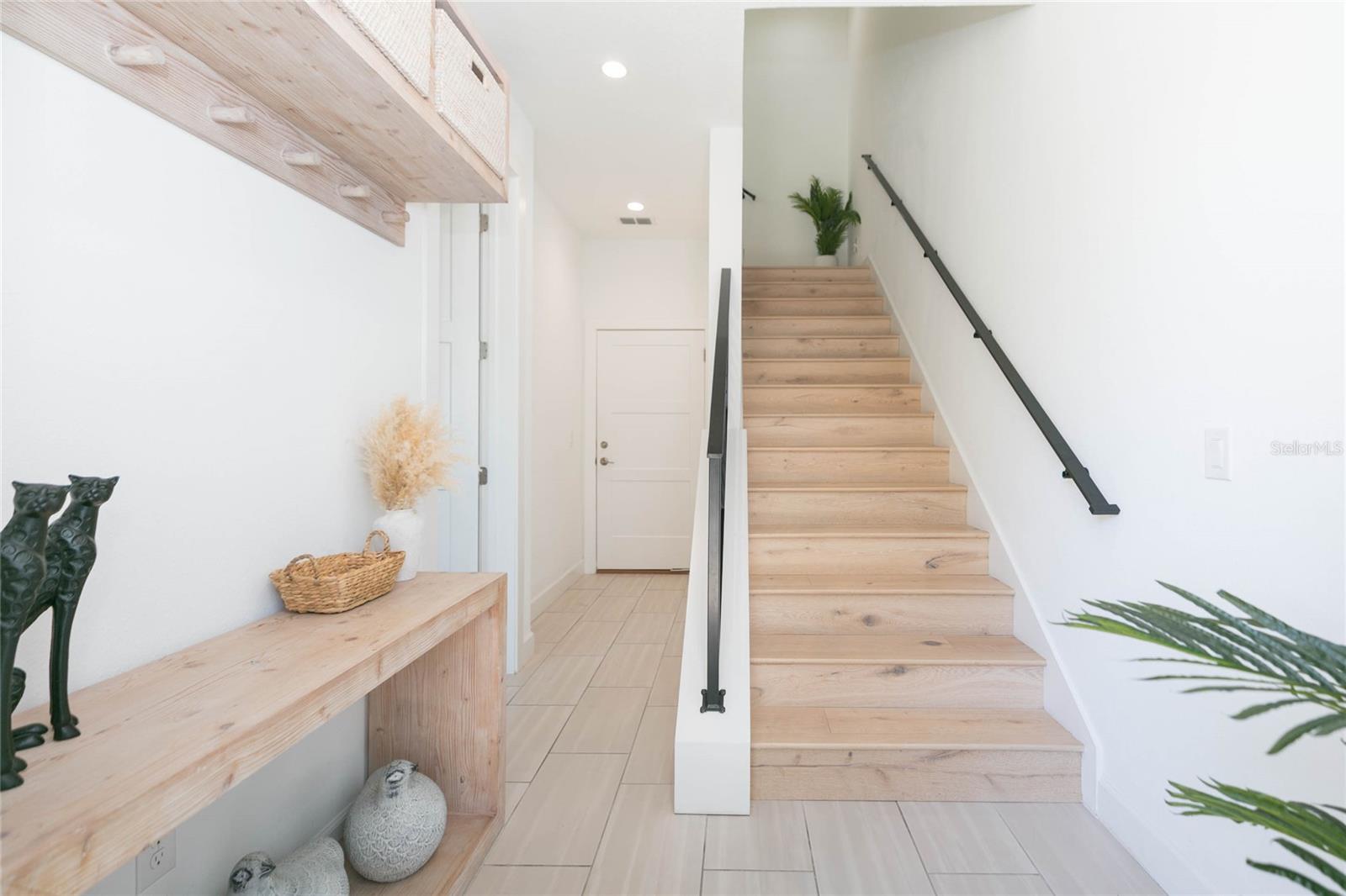 SHORE HOUSE TWNHMS UN 5 - Residential