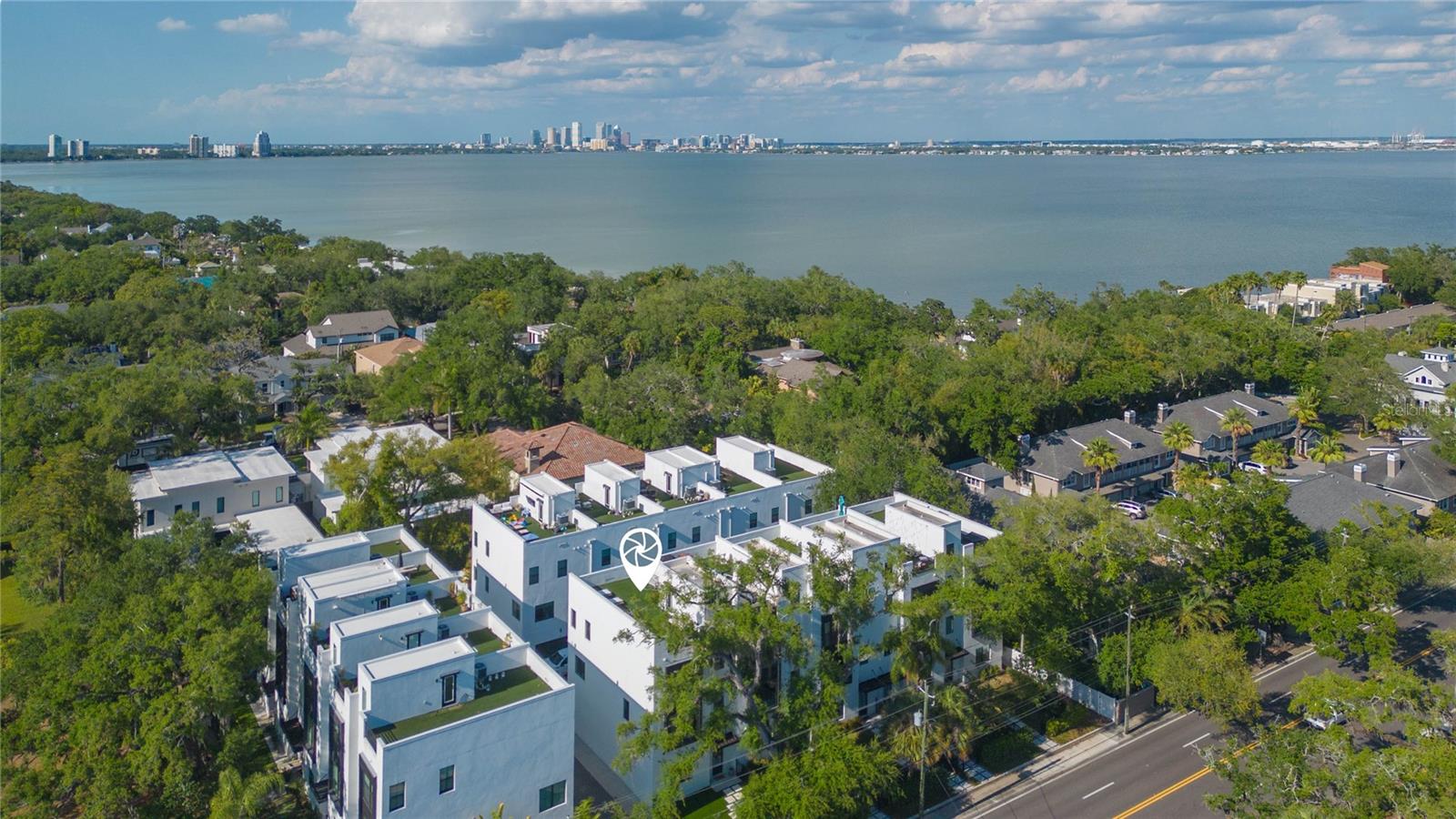 SHORE HOUSE TWNHMS UN 5 - Residential