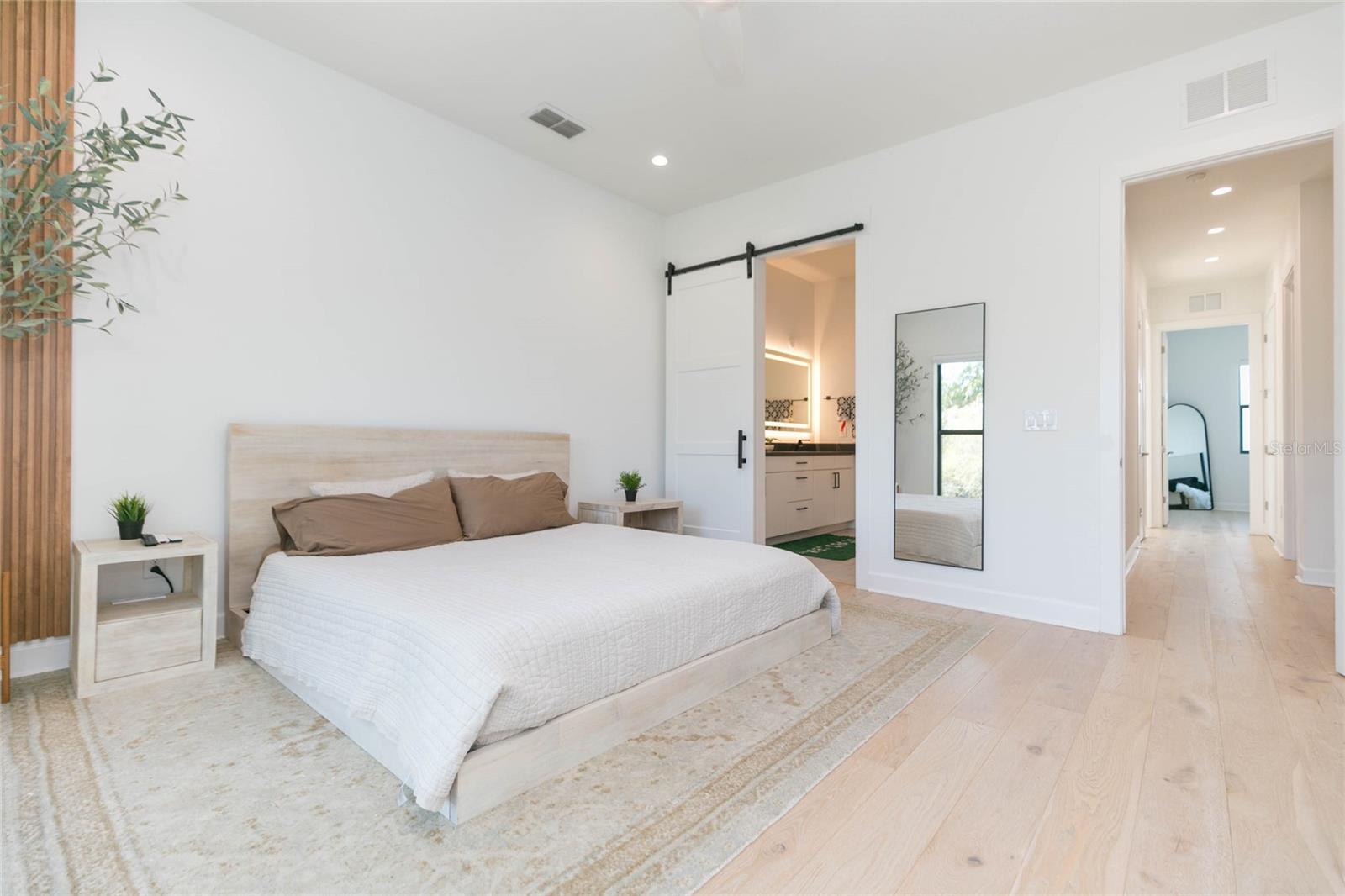 SHORE HOUSE TWNHMS UN 5 - Residential